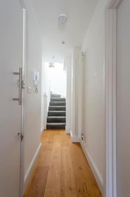 Appartamento Modern Large 2 Bed Near Station *