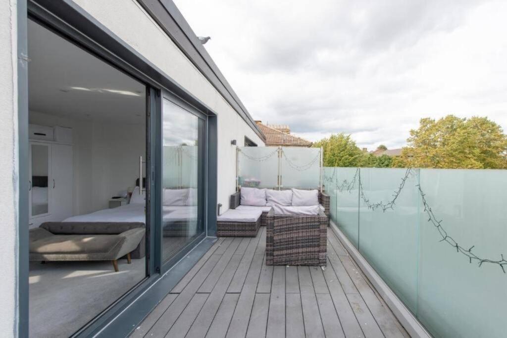Appartamento Modern Large 2 Bed Near Station Londra